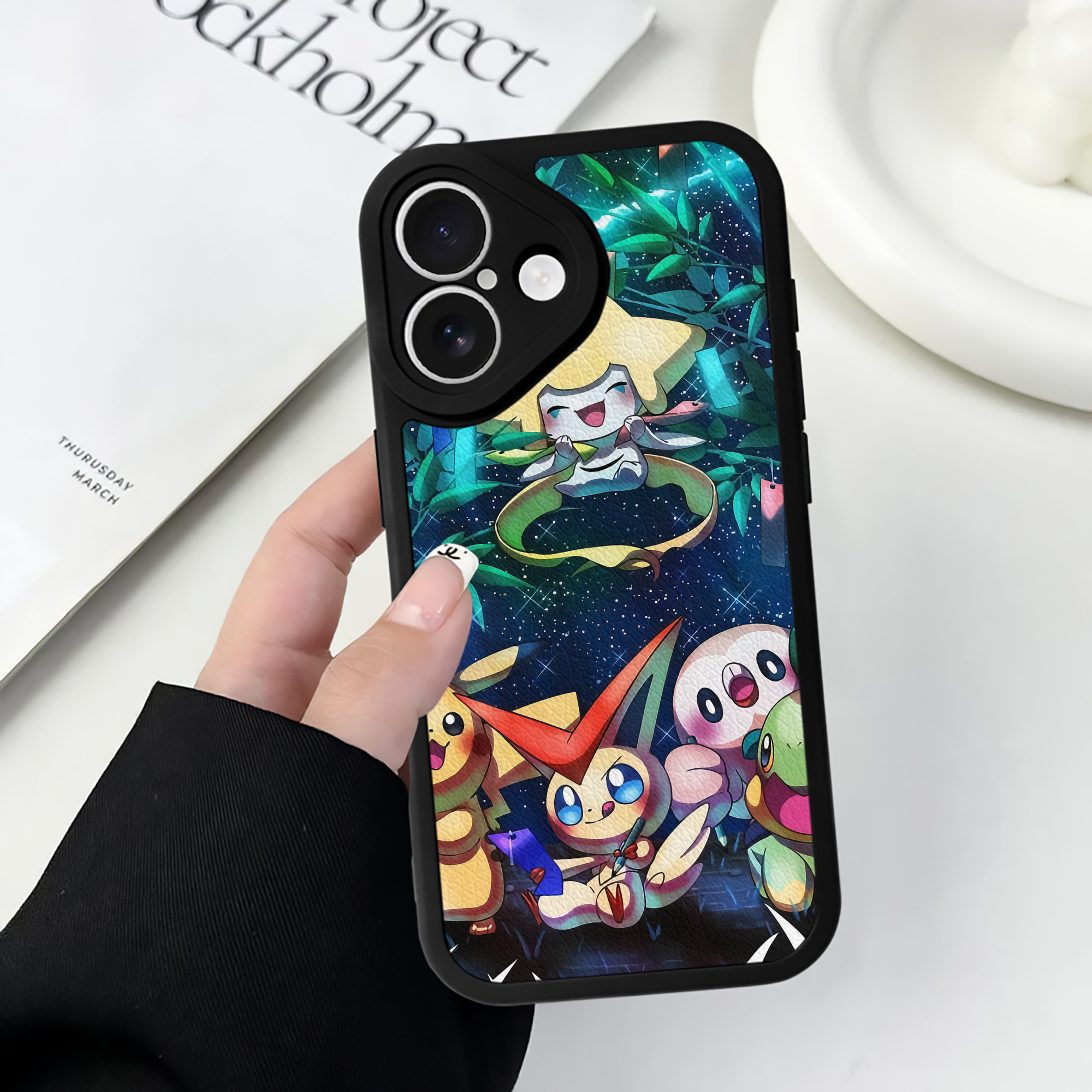 （画像用） ポケットモンスター Pokémon 【iPhone 16シリーズ対応】シリコンスマホケース（レザー調） 材質：シリコン